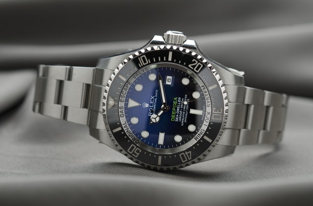 How Does Rolex Watch Work Without Batteries?