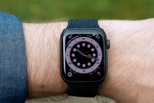 Apple Watch SE VS Fitbit Sense
