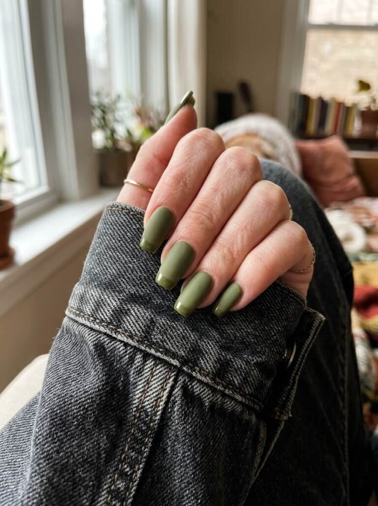 15 Thanksgiving Nails for Friendsgiving Guests