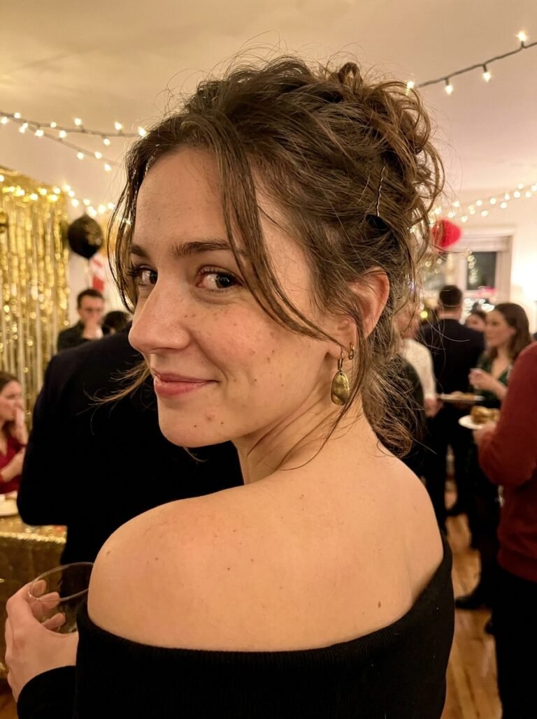 New Year’s Eve Hairstyles: 15 Sleek, Sparkly & Party-Proof Looks